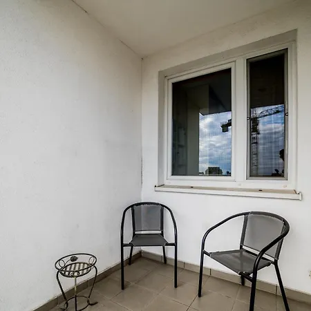 Daire Piatkowska Comfort By Bookinghost *