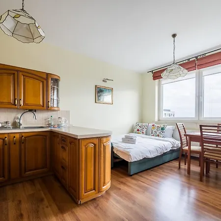 Piatkowska Comfort By Bookinghost *