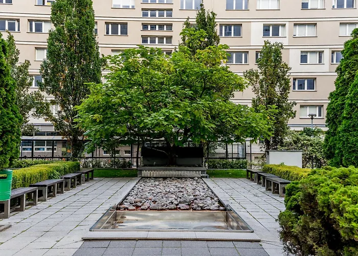 Piatkowska Comfort By Bookinghost *