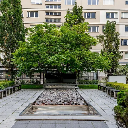 Piatkowska Comfort By Bookinghost *