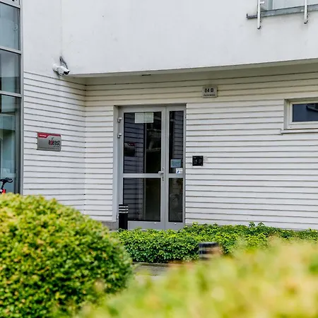 Piatkowska Comfort By Bookinghost *